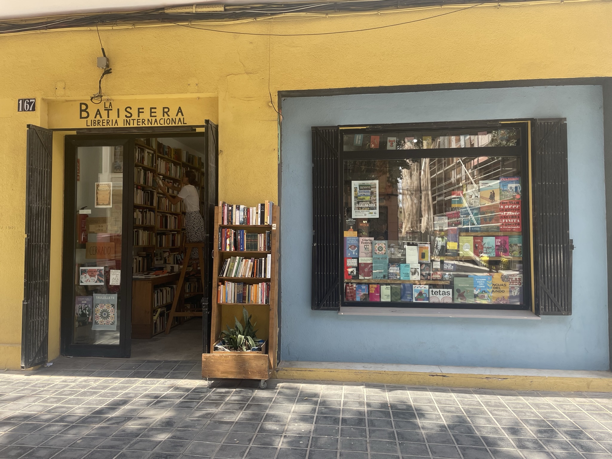3 - In dieser internationalen Buchhandlung im Stadtteil El Cabanyal findet sich so manches gutes Buch auch in englischer Sprache.